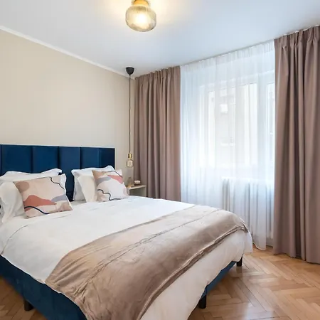 Charming Little Paris Cismigiu Park Appartement