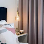Charming Little Paris Cismigiu Park Apartment *
