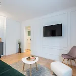 Apartment Charming Little Paris Cismigiu Park