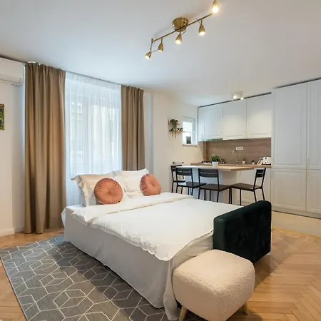 Charming Little Paris