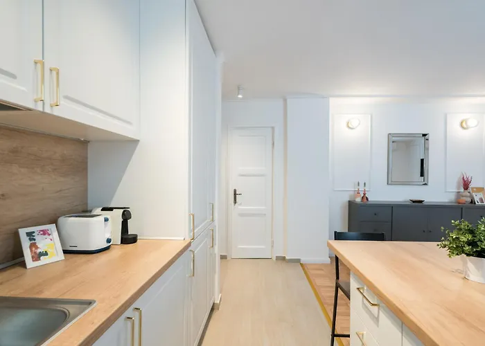 Charming Little Paris Apartment Bucharest