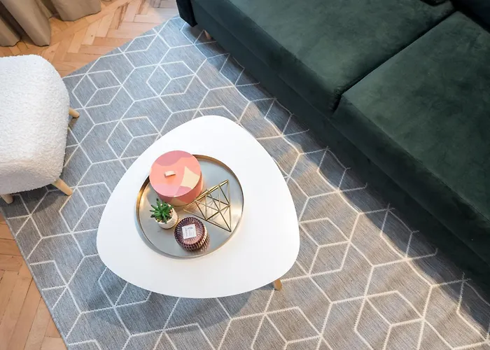 Charming Little Paris Апартаменти Бухарест