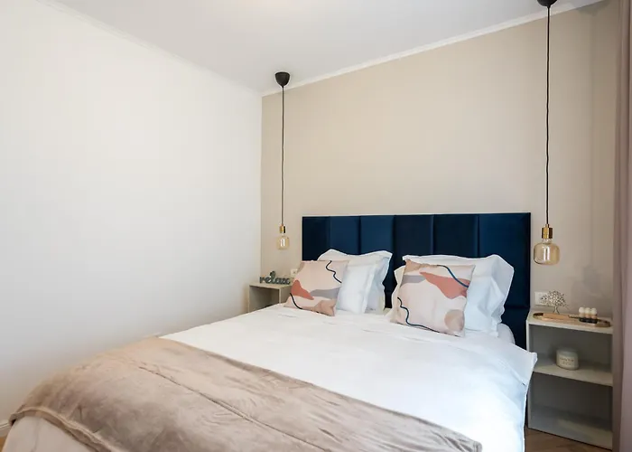 Charming Little Paris Бухарест